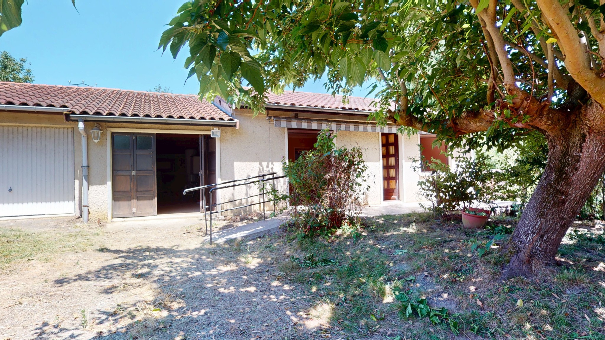 Maison 3 pièces de 61 m2 sur une parcelle de 1990 m2 avec 2 garages. — photo 3