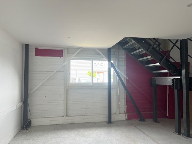 LOCAL 360 M2 ZONE COMMERCIALE — photo 11