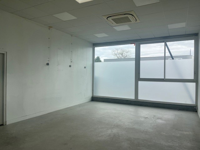 LOCAL 360 M2 ZONE COMMERCIALE — photo 4