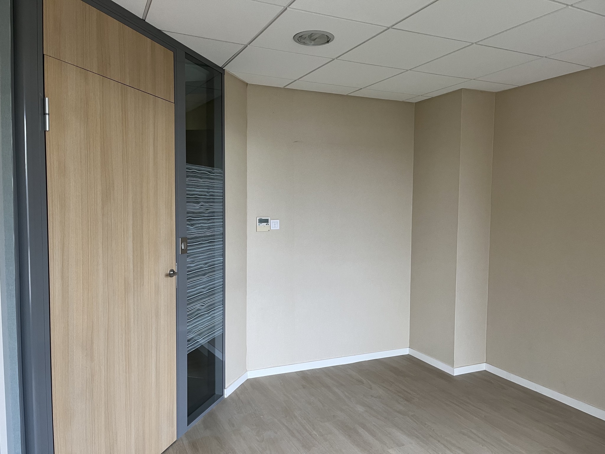 À louer : Appartement T3 atypique de 85,82 m2   1 Rue Louise Michel, Saint-Marcel (près de Chalon-sur-Saône) — photo 10
