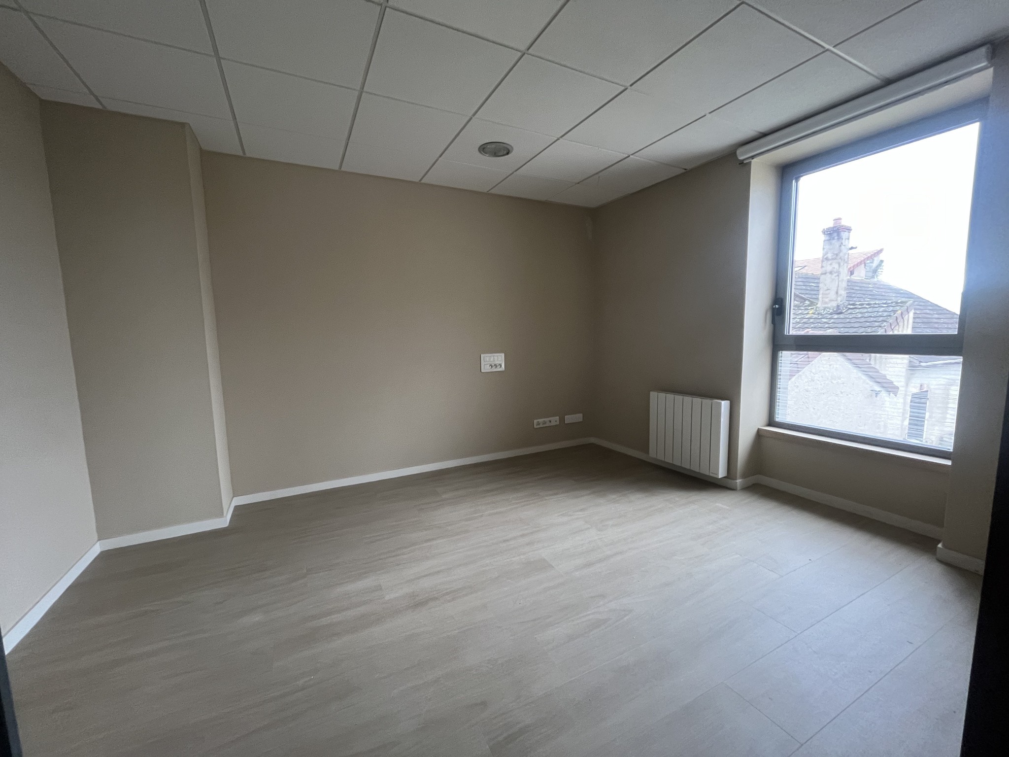 À louer : Appartement T3 atypique de 85,82 m2   1 Rue Louise Michel, Saint-Marcel (près de Chalon-sur-Saône) — photo 9