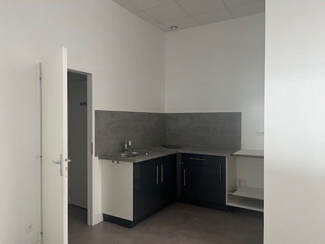 LOCAL 360 M2 ZONE COMMERCIALE — photo 15