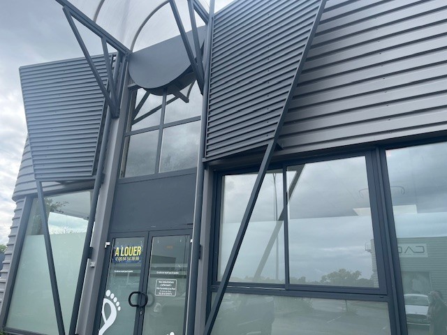 LOCAL 360 M2 ZONE COMMERCIALE — photo 2