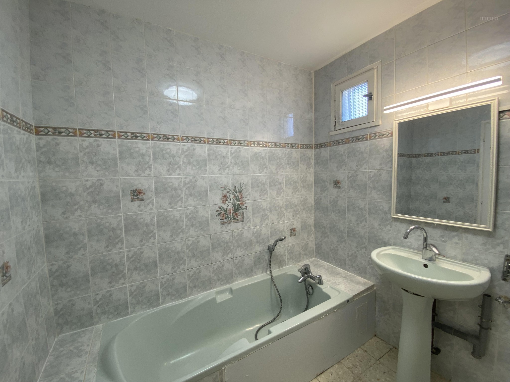 T3 lumineux en RDC avec jardin privatif   Frontignan — photo 9