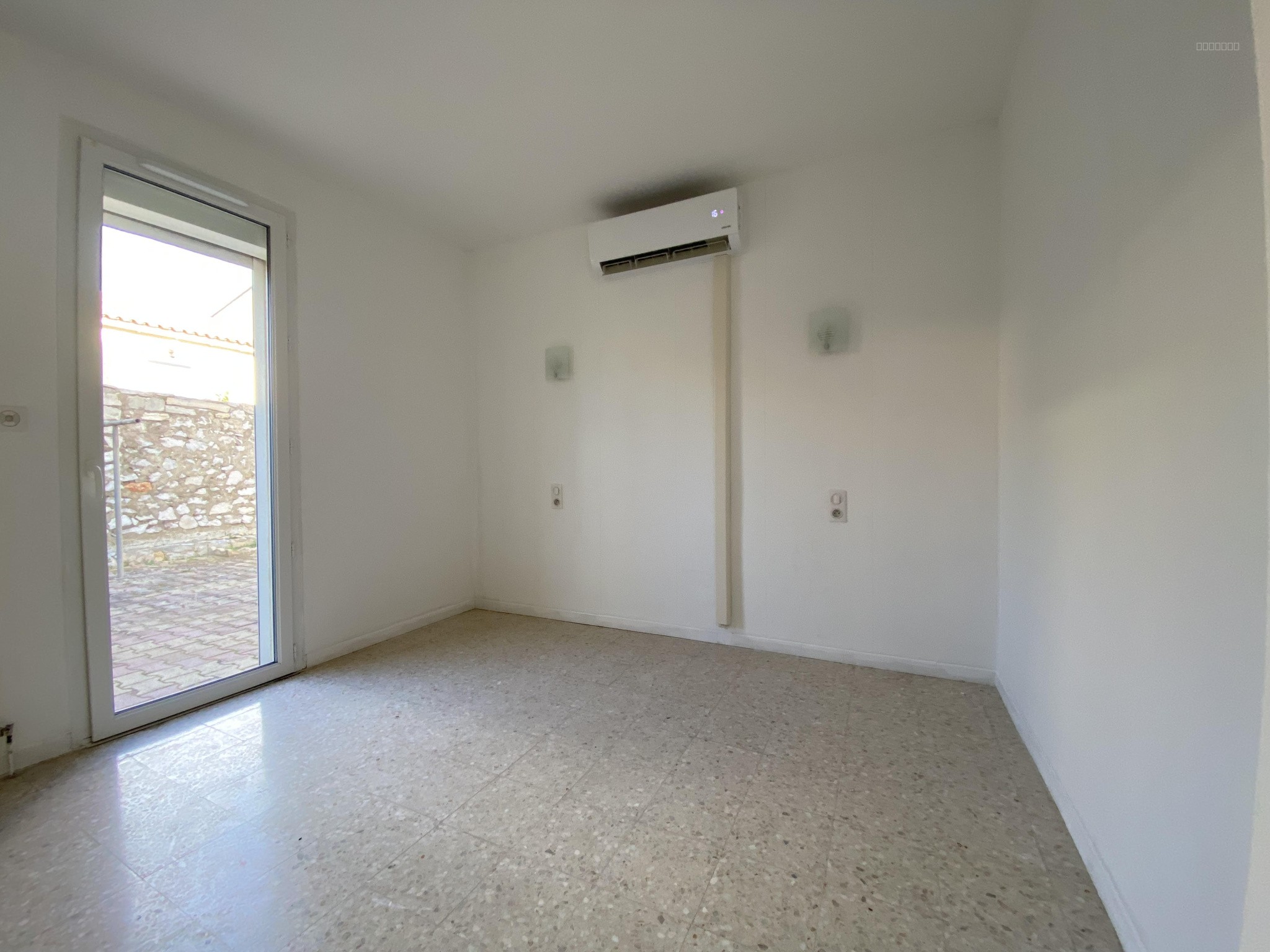 T3 lumineux en RDC avec jardin privatif   Frontignan — photo 7