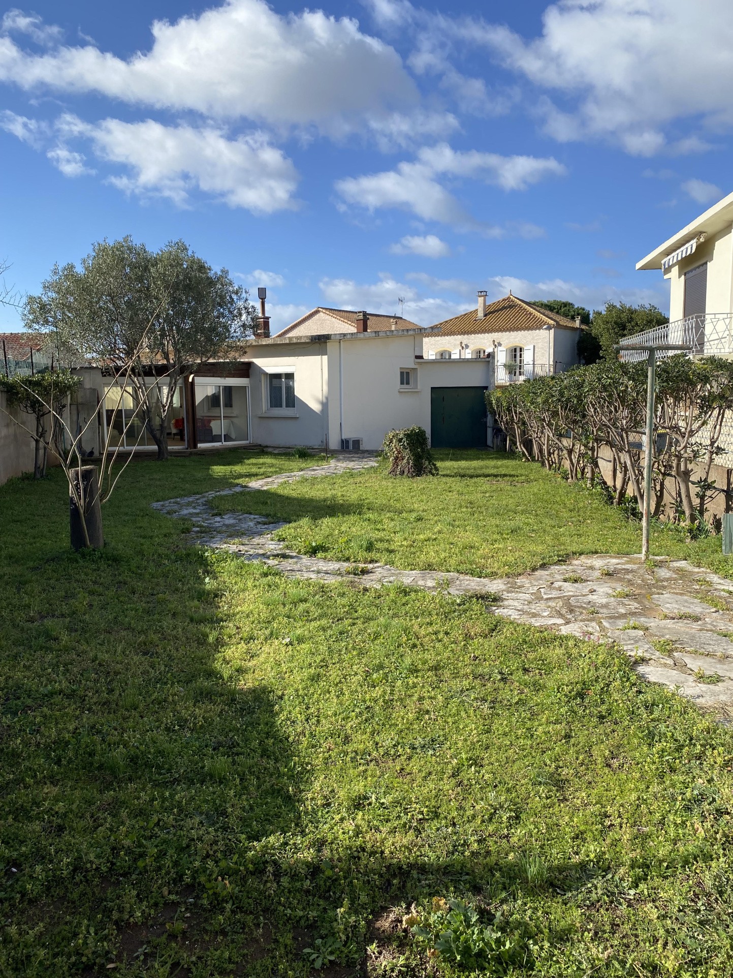 À louer à l’année   Jolie maison meublée T3 avec jardin au cœur de Frontignan — photo 2