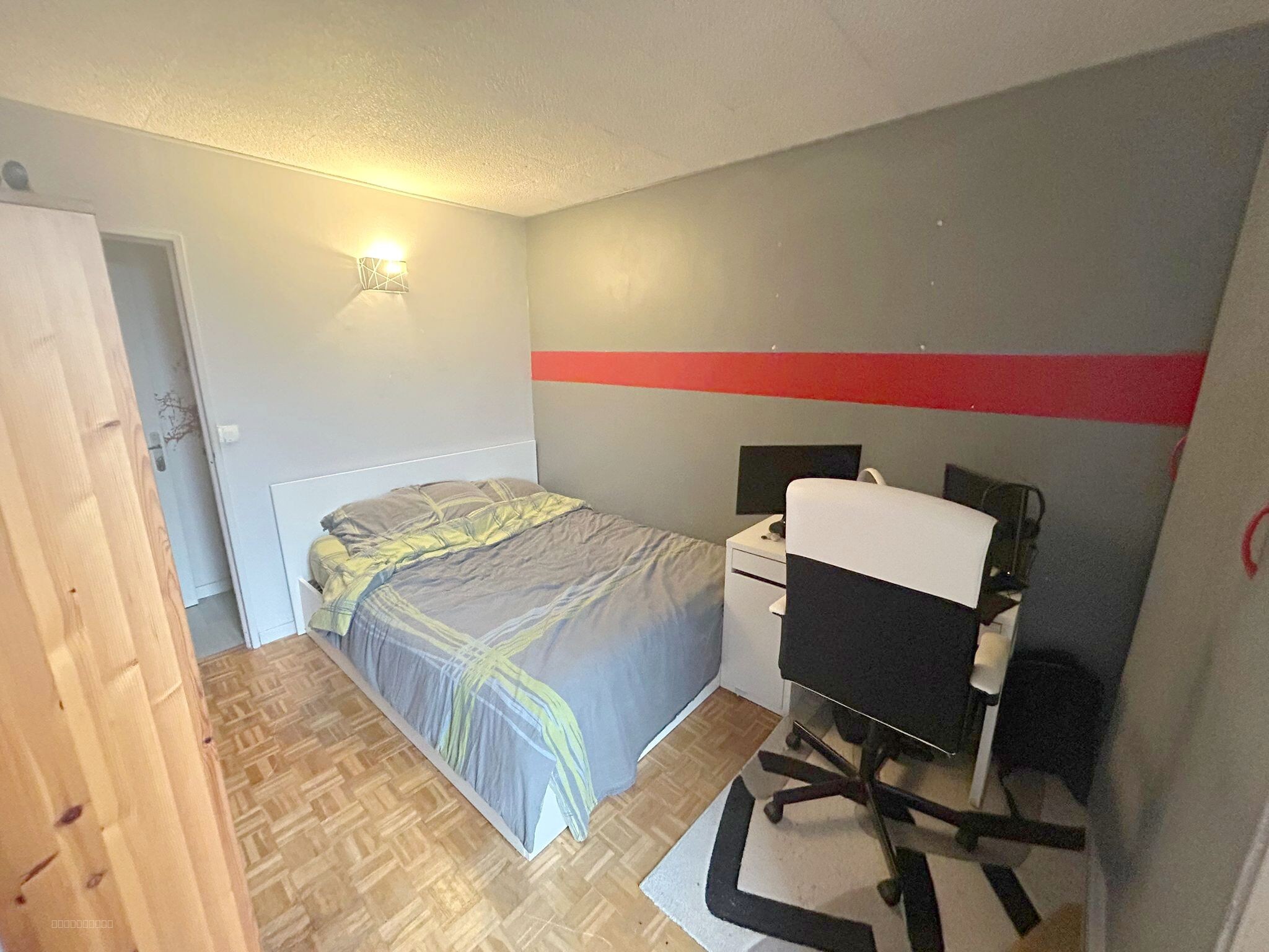 ? Neuilly-sur-Marne   F4 dernier étage lumineux avec balcon   73 m2  ? — photo 6