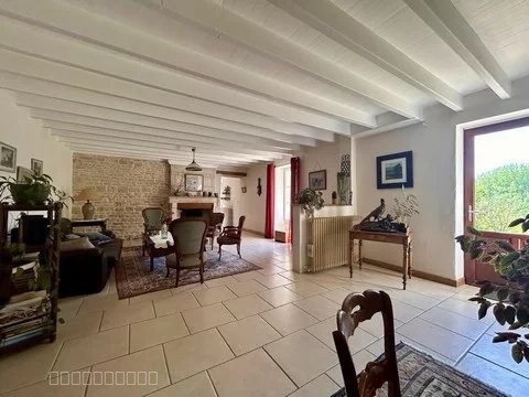 MAISON DE CHARME AU COEUR DU MARAIS POITEVIN — photo 2