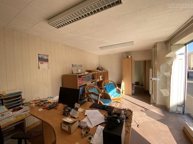 LOCAL COMMERCIAL — photo 3