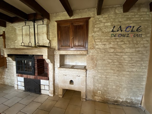 Cuisine équipée — maison à vendre à Benet — 53 m²