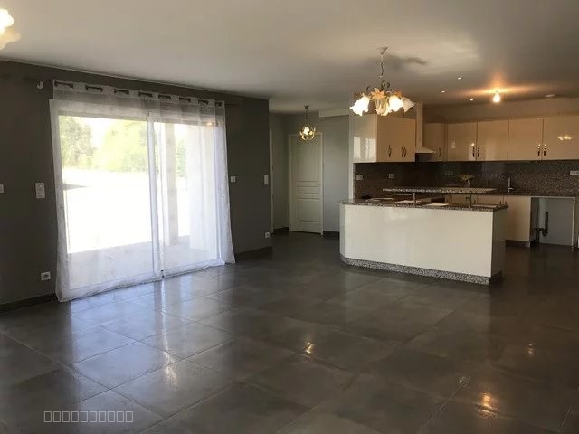 Salon lumineux — maison à vendre à St remy — 144 m²