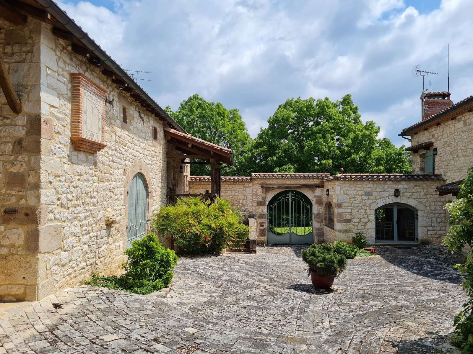 A VENDRE, entre Cordes sur Ciel et Cahuzac-Sur-Vèr — photo 2