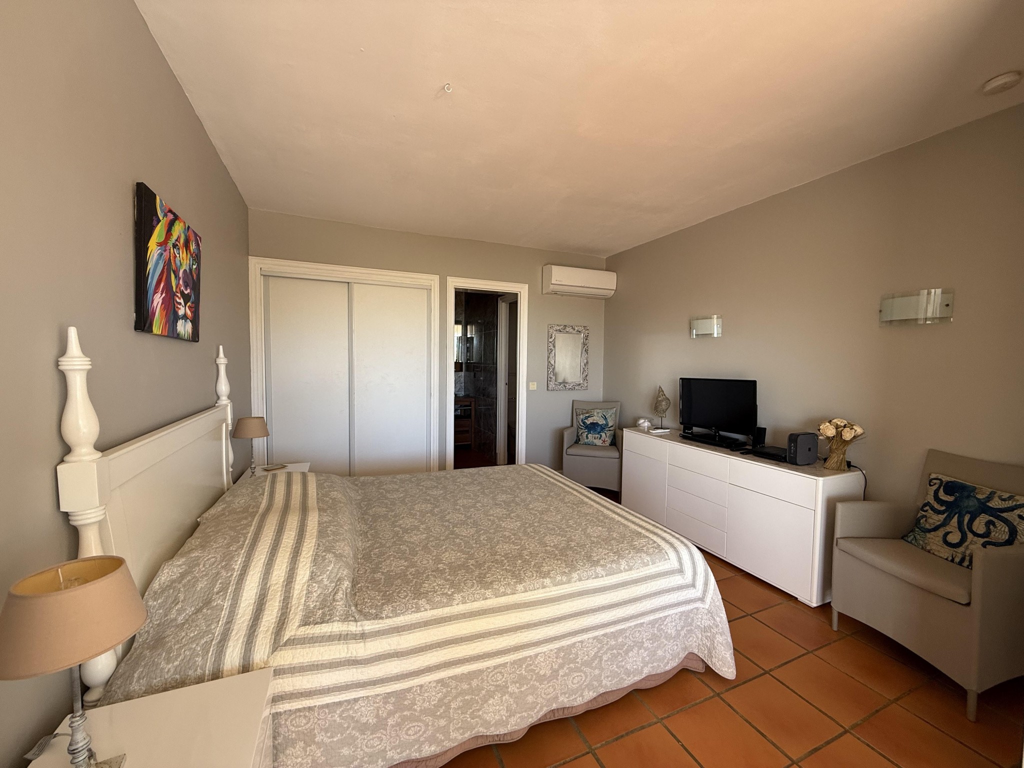 Appartement aperçu mer avec plage et piscine — photo 4