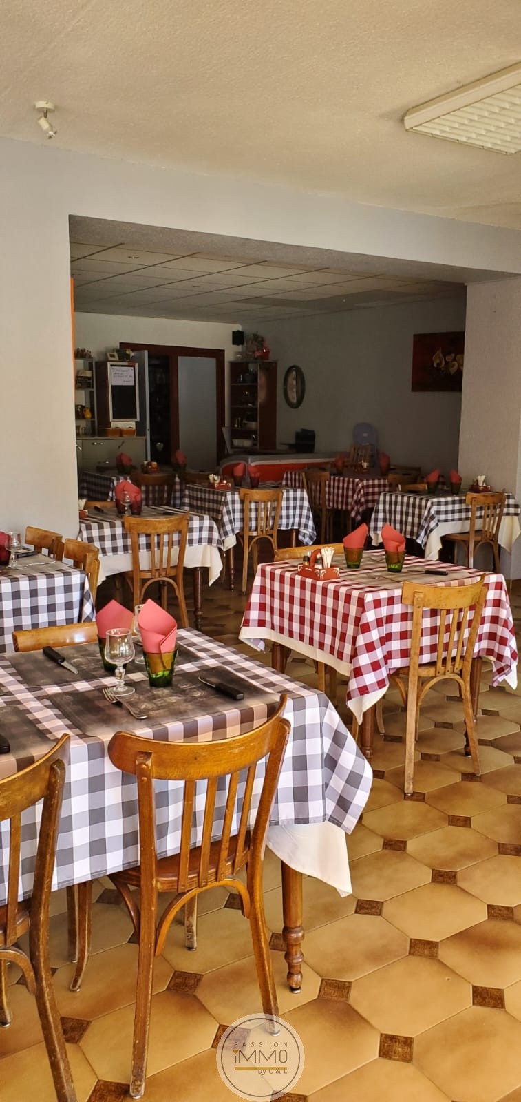 À VENDRE, FONDS DE COMMERCE HÔTEL-RESTAURANT AVEC LES MURS ? CENTRE-VILLE D'EYGUIANS — photo 8