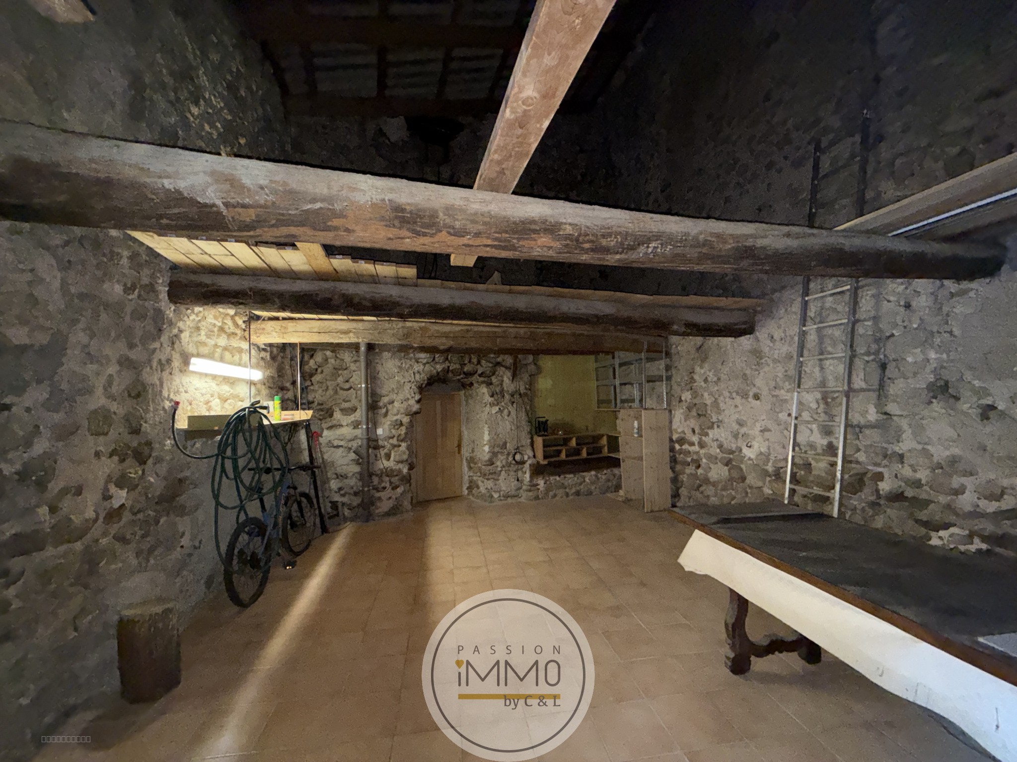 En exculsivité a Ribiers, maison de village avec grange. — photo 6