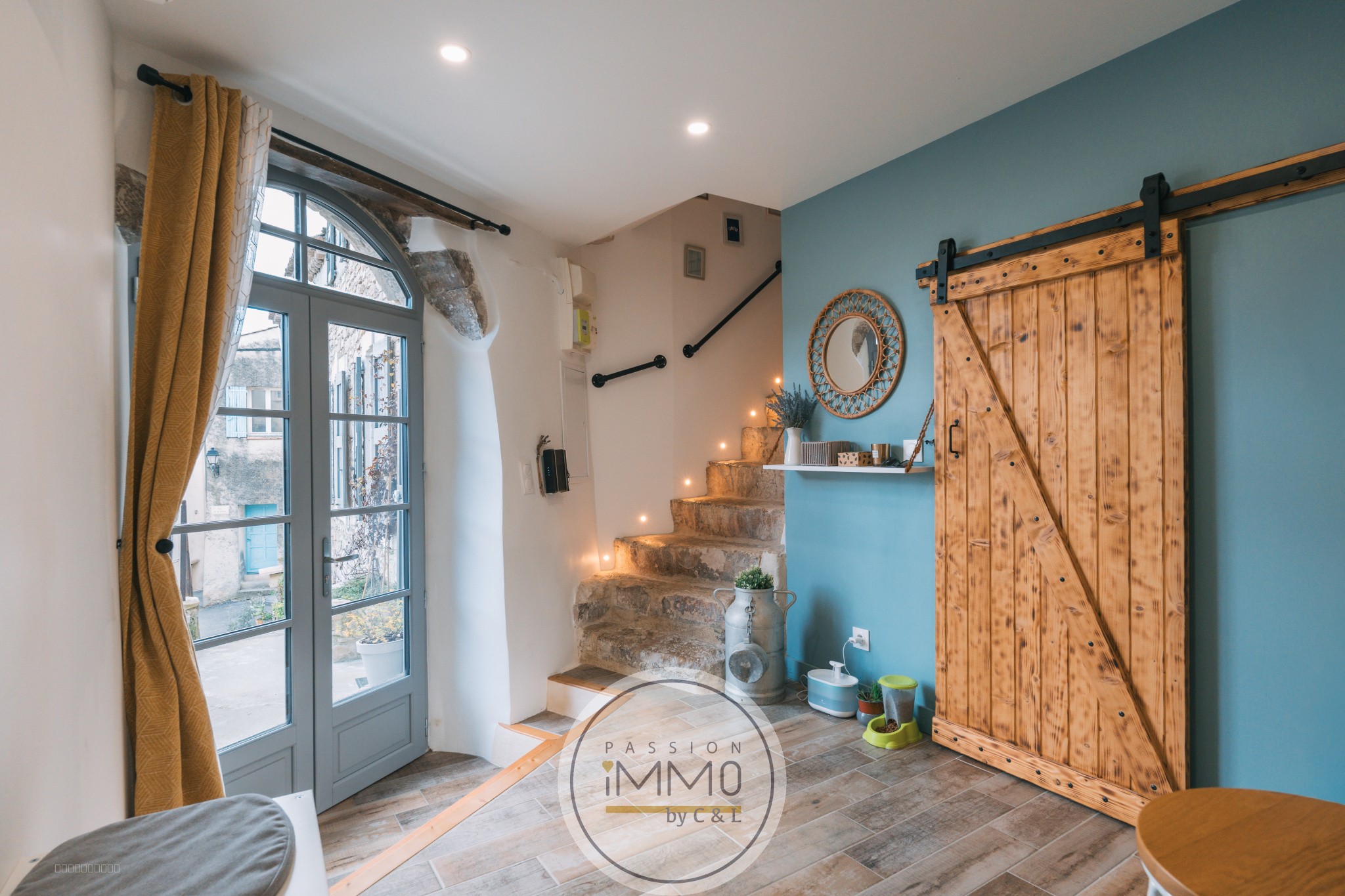 Maison de 120m2 en plein de charme, en plein coeur de village. — photo 2