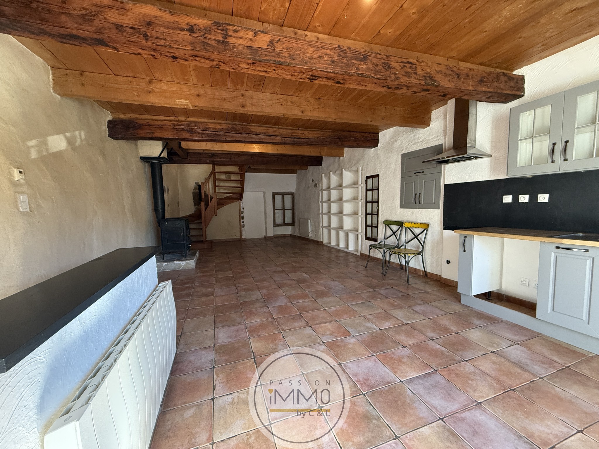 En exculsivité a Ribiers, maison de village avec grange. — photo 2