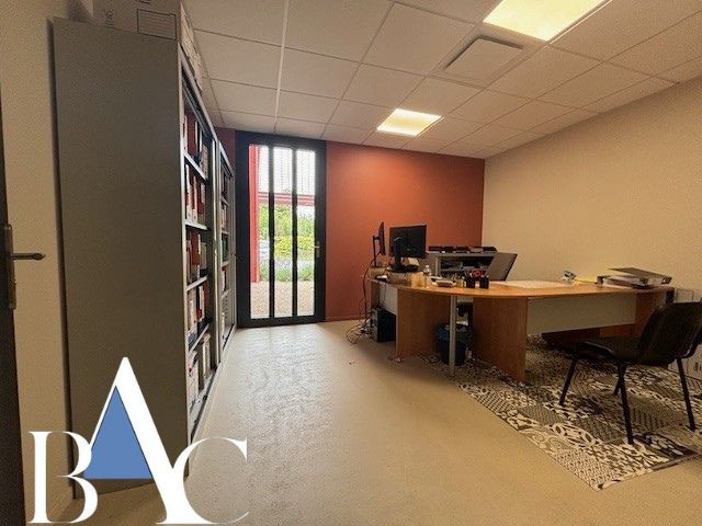 OCCITANIE - A CARCASSONNE - BUREAUX  PROFESSIONNELS - PRESTIGE  + PLACES DE STATIONNEMENT — photo 10