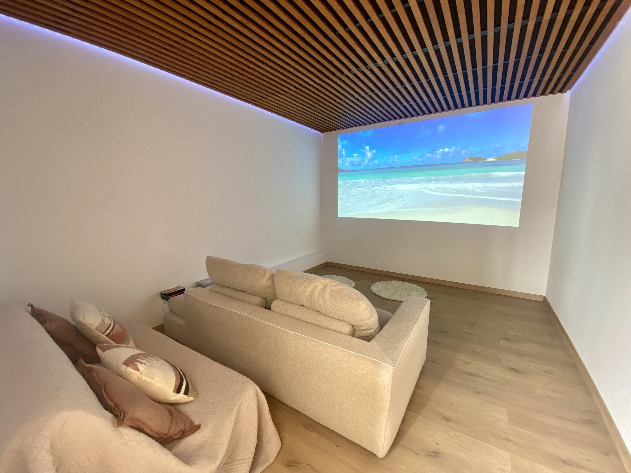 CARCASSONNE NORD: Magnifique villa de 350 m2 habitable, piscines et dépendance sur 4500 m2 de terrain — photo 11