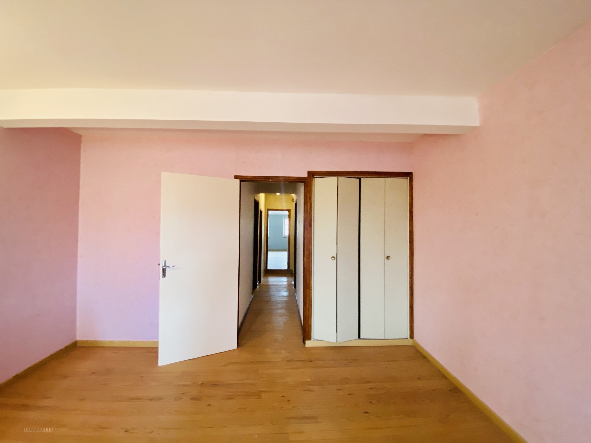 Centre de Castelnaudary Immeuble: 3 appartements, jardin, local commercial et cave — photo 8