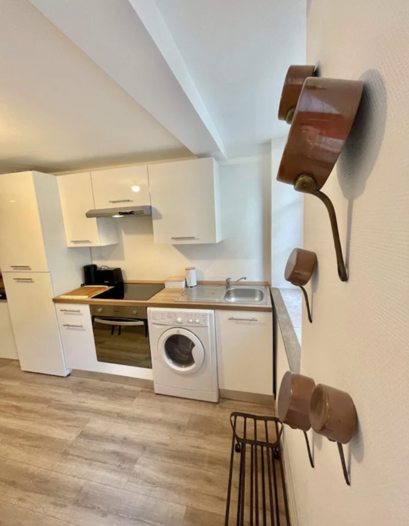 Au pied de la Cité maison avec patio, dépendance et jardin — photo 3