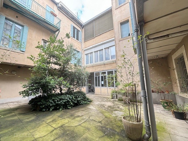 Vendu loué - COEUR DE VILLE - APT BOURGEOIS 125M2 - TERRASSE 60m2 -GARAGE — photo 2