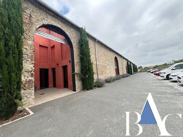 OCCITANIE - A CARCASSONNE - BUREAUX  PROFESSIONNELS - PRESTIGE  + PLACES DE STATIONNEMENT — photo 3