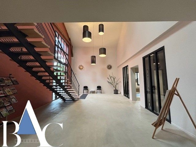 OCCITANIE - A CARCASSONNE - BUREAUX  PROFESSIONNELS - PRESTIGE  + PLACES DE STATIONNEMENT — photo 4