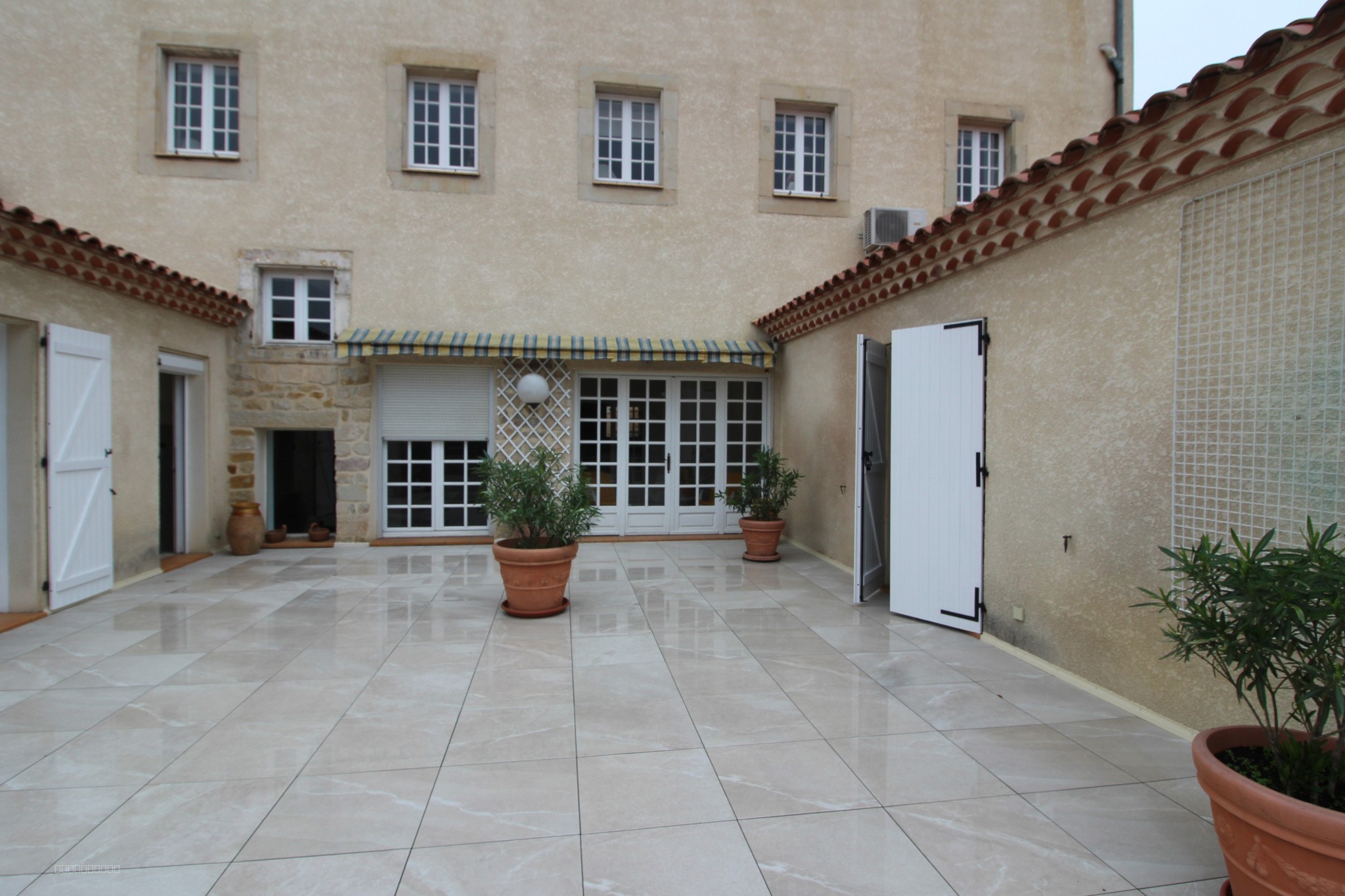 Limoux - Rare - Appartement d'exception de 202m2 habitable - Terrasse de 115m2 - Dans immeuble avec ascensseur — photo 4