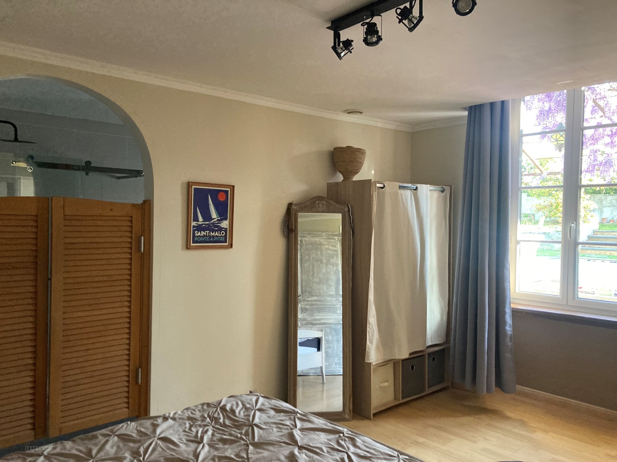 Carcassonne sud, dans un village tous commerces, belle maison vigneronne entièrement rénovée avec garages et p — photo 12