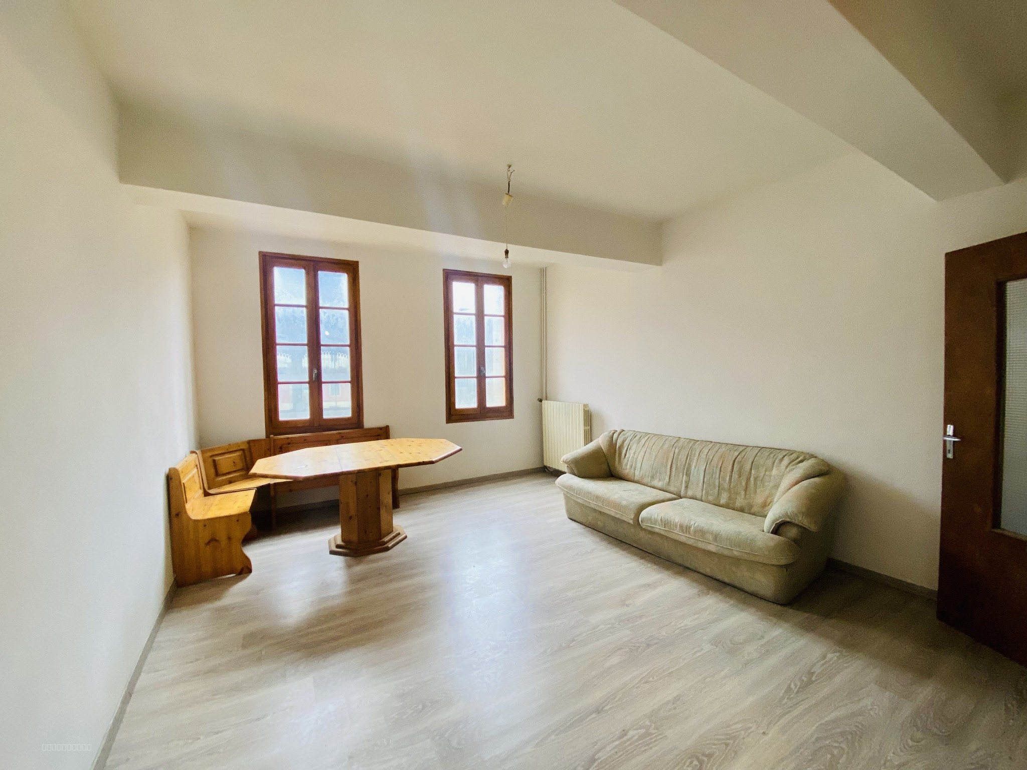 Centre de Castelnaudary Immeuble: 3 appartements, jardin, local commercial et cave — photo 12