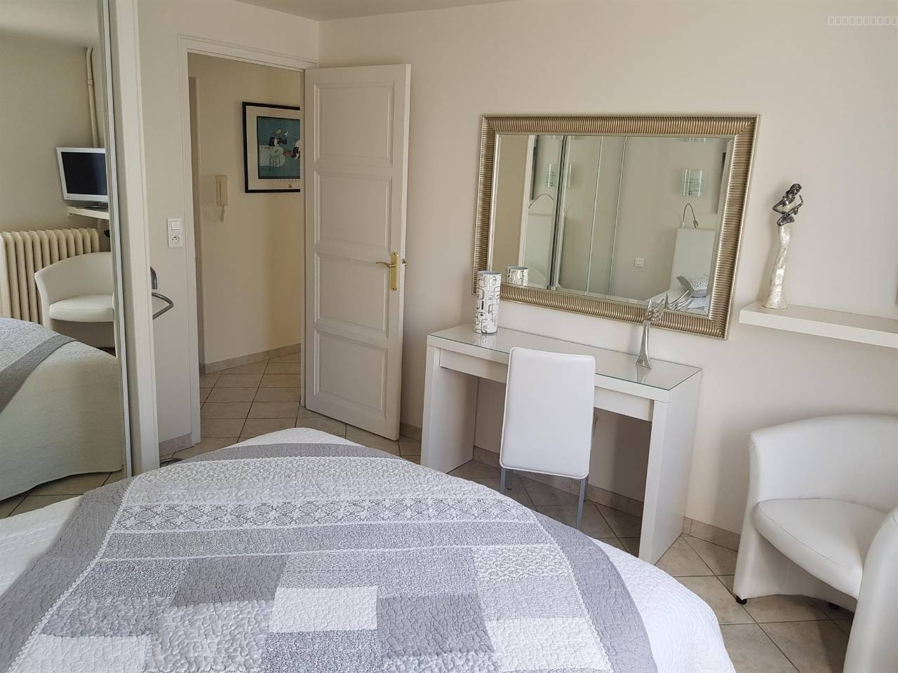CARCASSONNE - PROCHE CITE - VILLA  AVEC PISCINE & JARDIN + STUDIO INDEPENDANT — photo 7