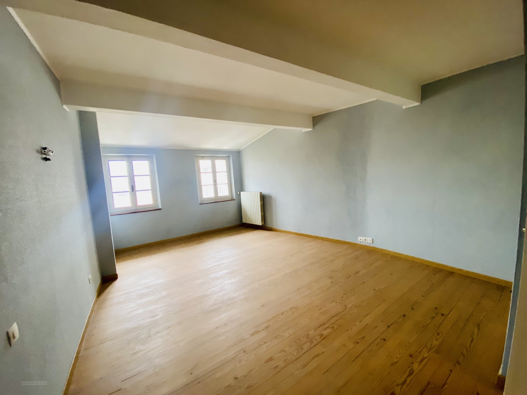 Centre de Castelnaudary Immeuble: 3 appartements, jardin, local commercial et cave — photo 6