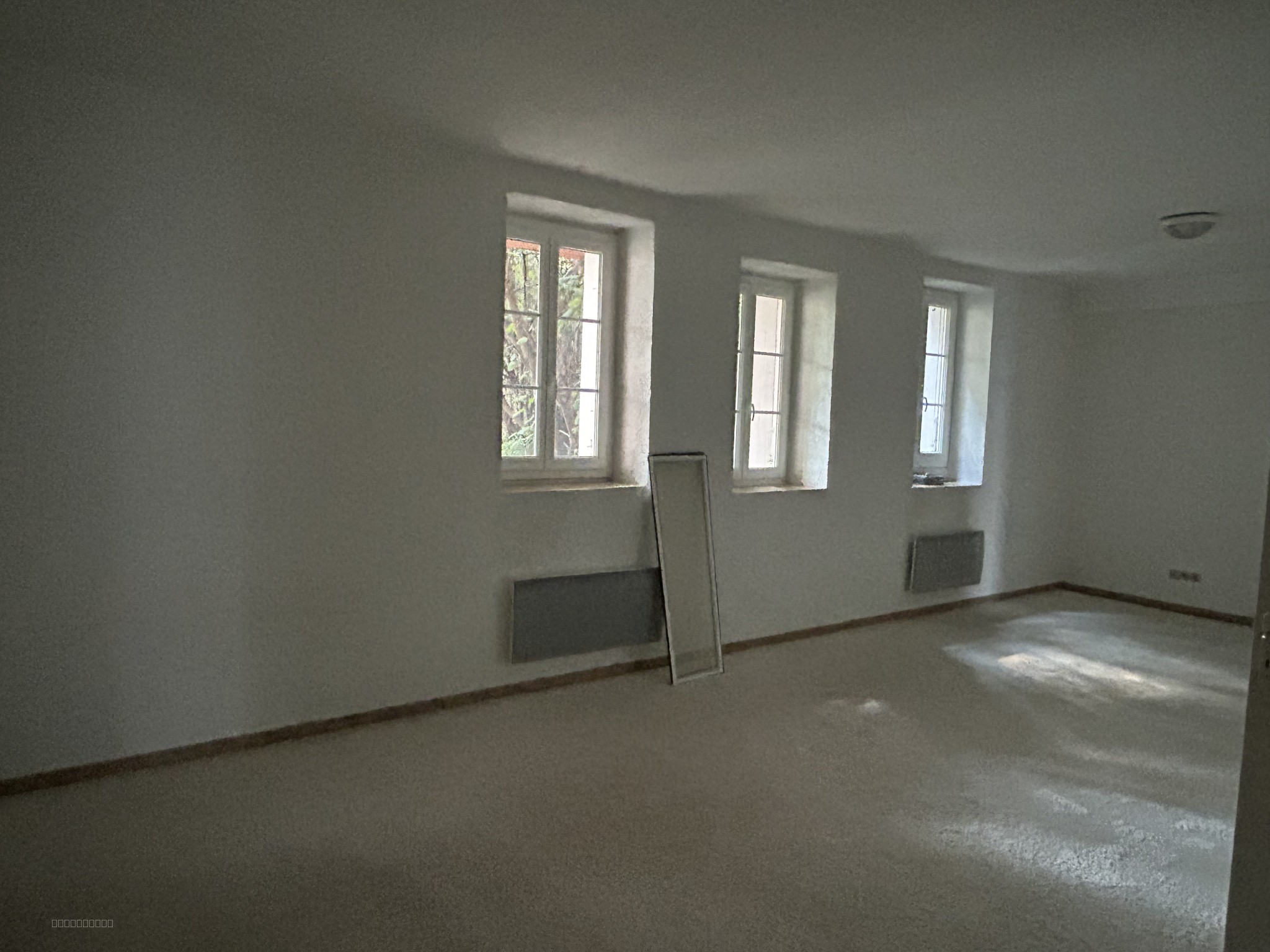 LOCAL PROFESSIONNEL - 84 M2 - ROUTE DE NARBONE — photo 2