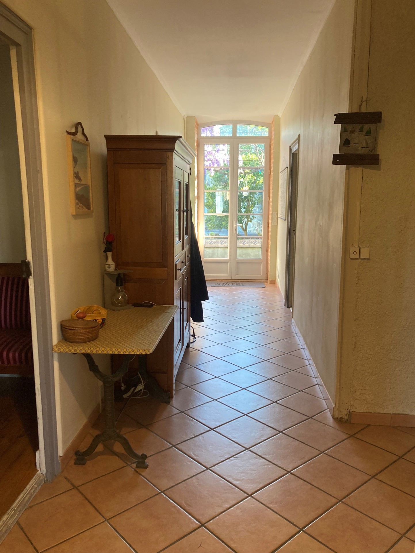 Carcassonne sud, dans un village tous commerces, belle maison vigneronne entièrement rénovée avec garages et p — photo 4