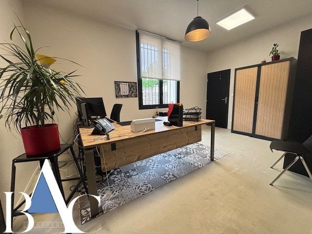 OCCITANIE - A CARCASSONNE - BUREAUX  PROFESSIONNELS - PRESTIGE  + PLACES DE STATIONNEMENT — photo 8
