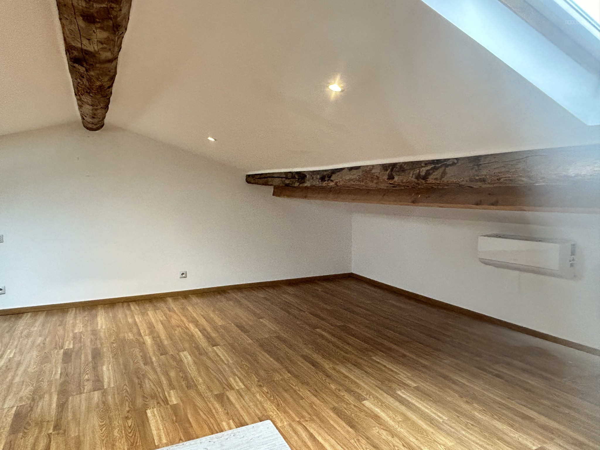 QUARTIER CAPUCINS - T2 BIS - CLIMATISATION REVERSIBLE — photo 7