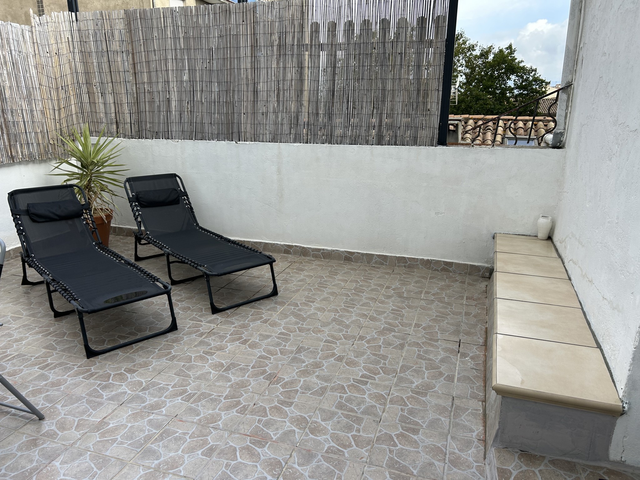 CARCASSONNE - T3 ENTIEREMENT MEUBLE ET EQUIPE - GRANDE TERRASSE — photo 12