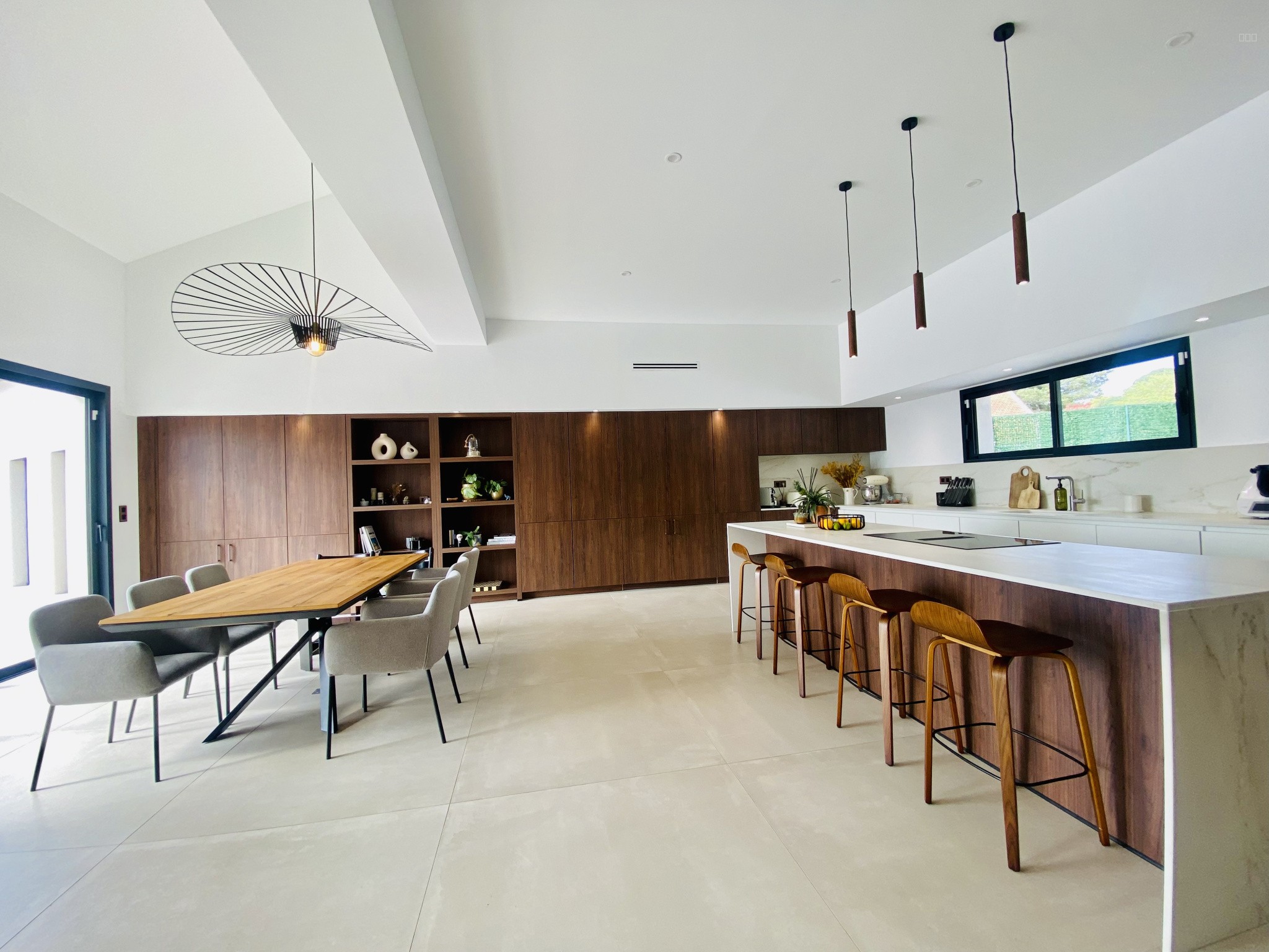 CARCASSONNE NORD: Magnifique villa de 350 m2 habitable, piscines et dépendance sur 4500 m2 de terrain — photo 3