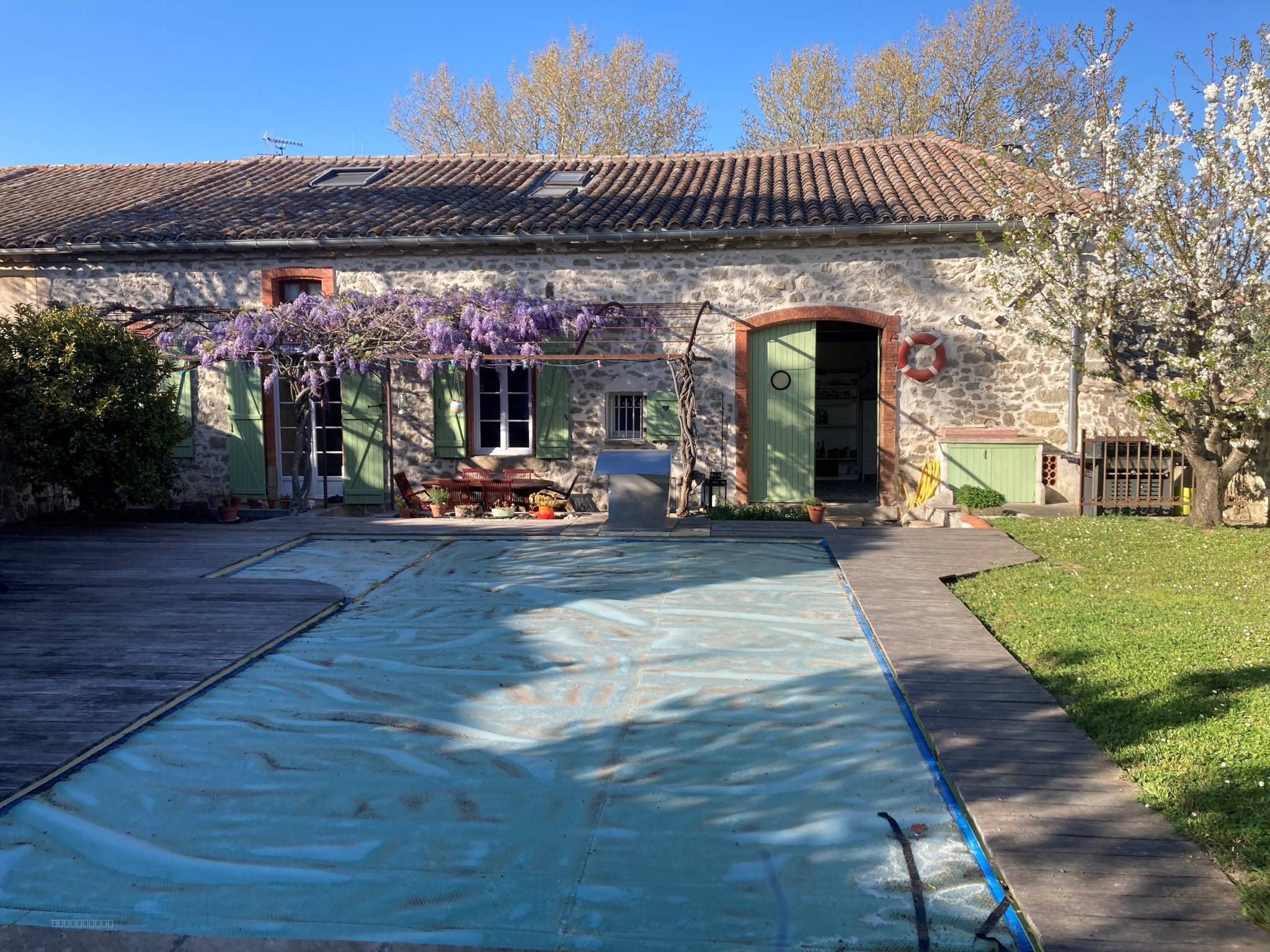 Carcassonne sud, dans un village tous commerces, belle maison vigneronne entièrement rénovée avec garages et p — photo 6