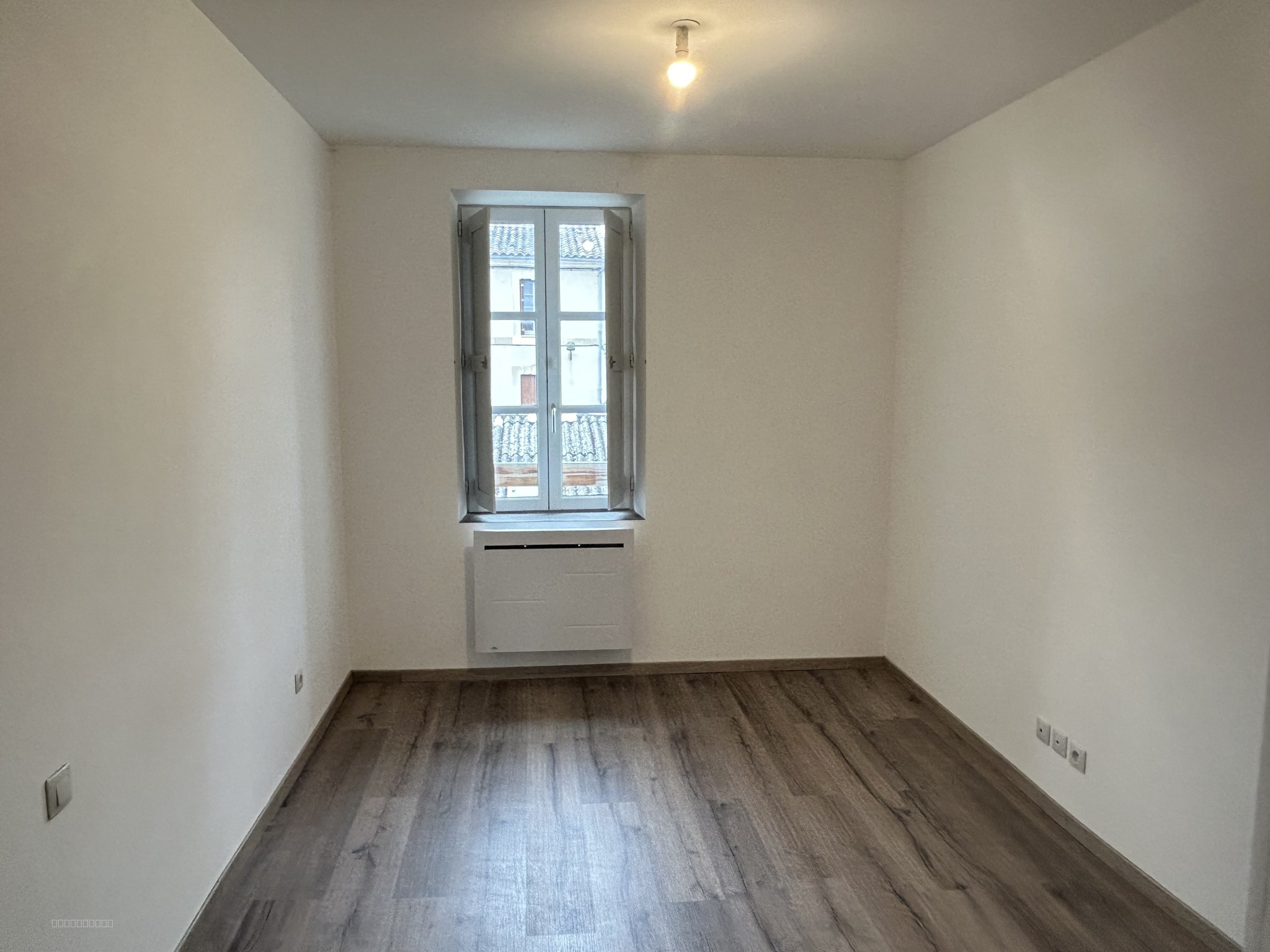 QUARTIER CAPUCINS - T2 BIS - CLIMATISATION REVERSIBLE — photo 8