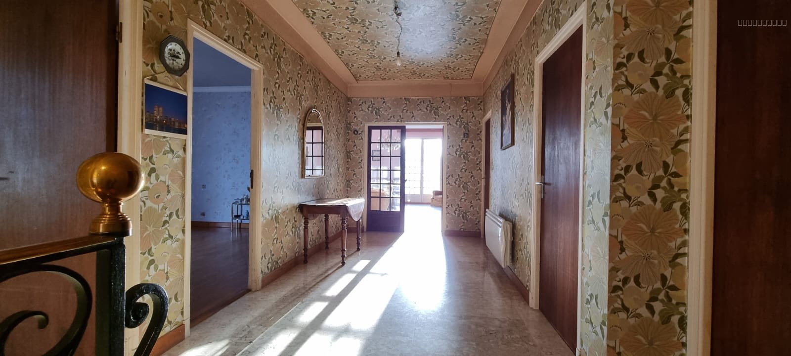 Spacieuse maison avec atelier de 220 m2, terrasses, garages et jardin de 600m2 — photo 5