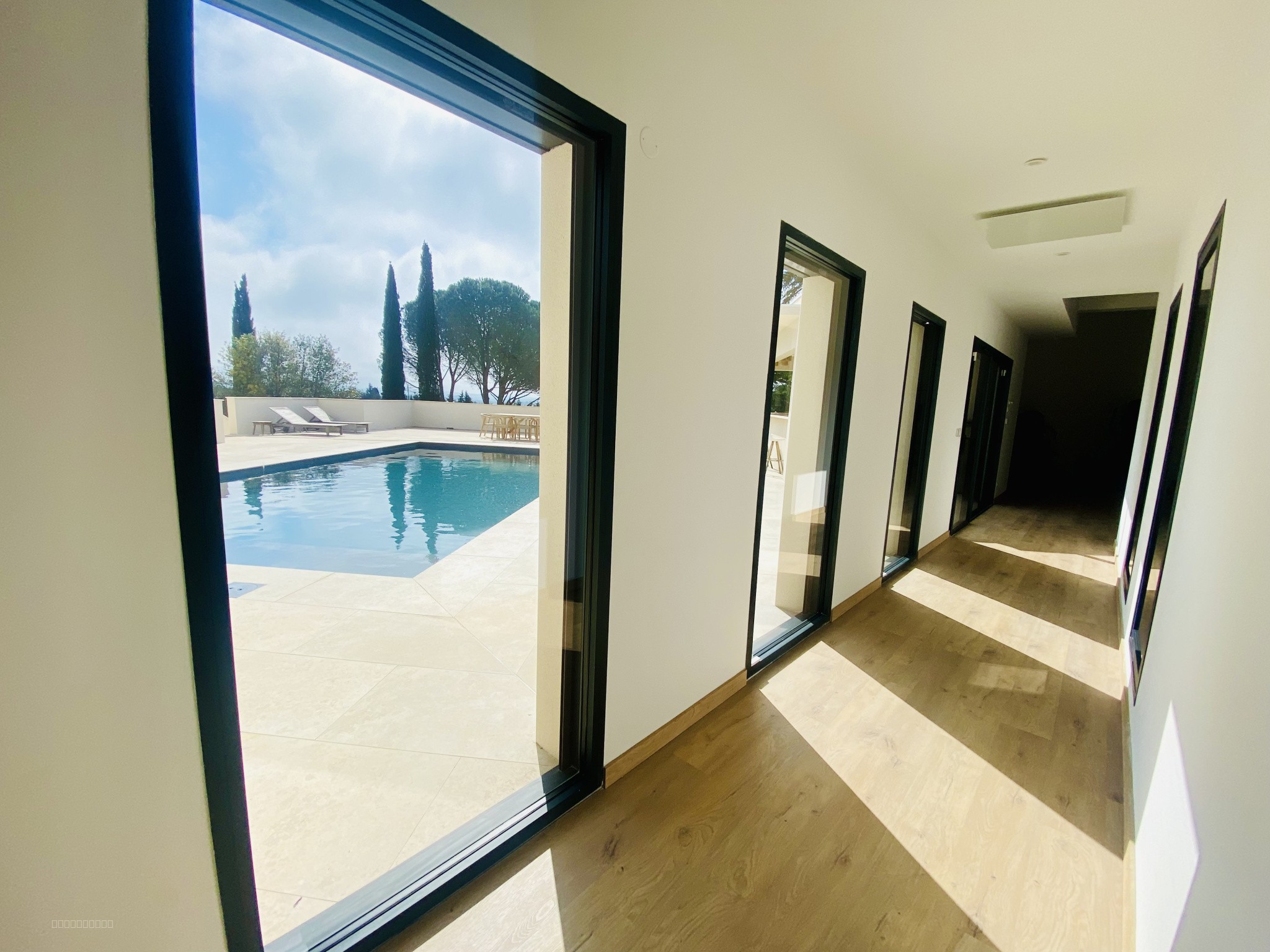 CARCASSONNE NORD: Magnifique villa de 350 m2 habitable, piscines et dépendance sur 4500 m2 de terrain — photo 10