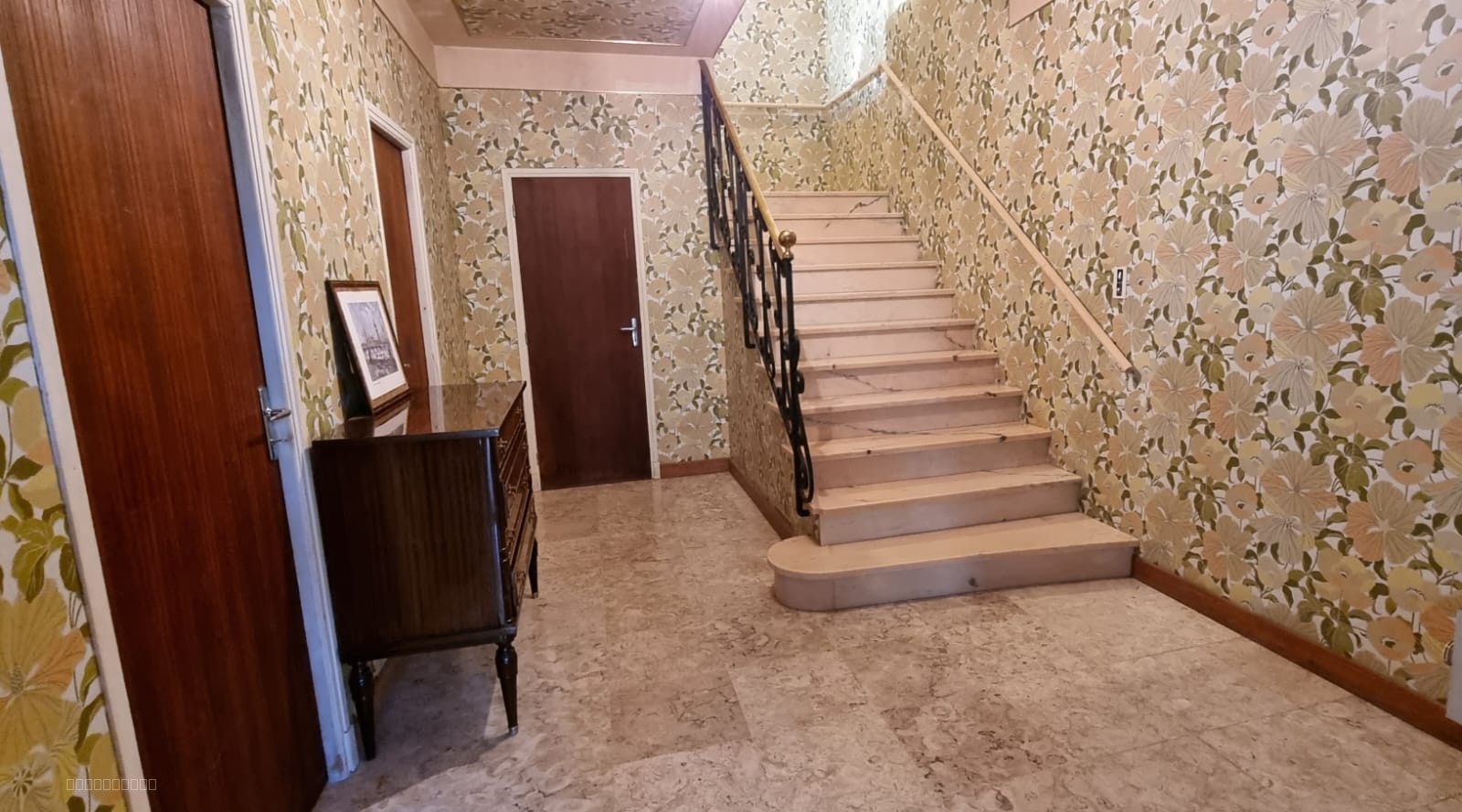 Spacieuse maison avec atelier de 220 m2, terrasses, garages et jardin de 600m2 — photo 4