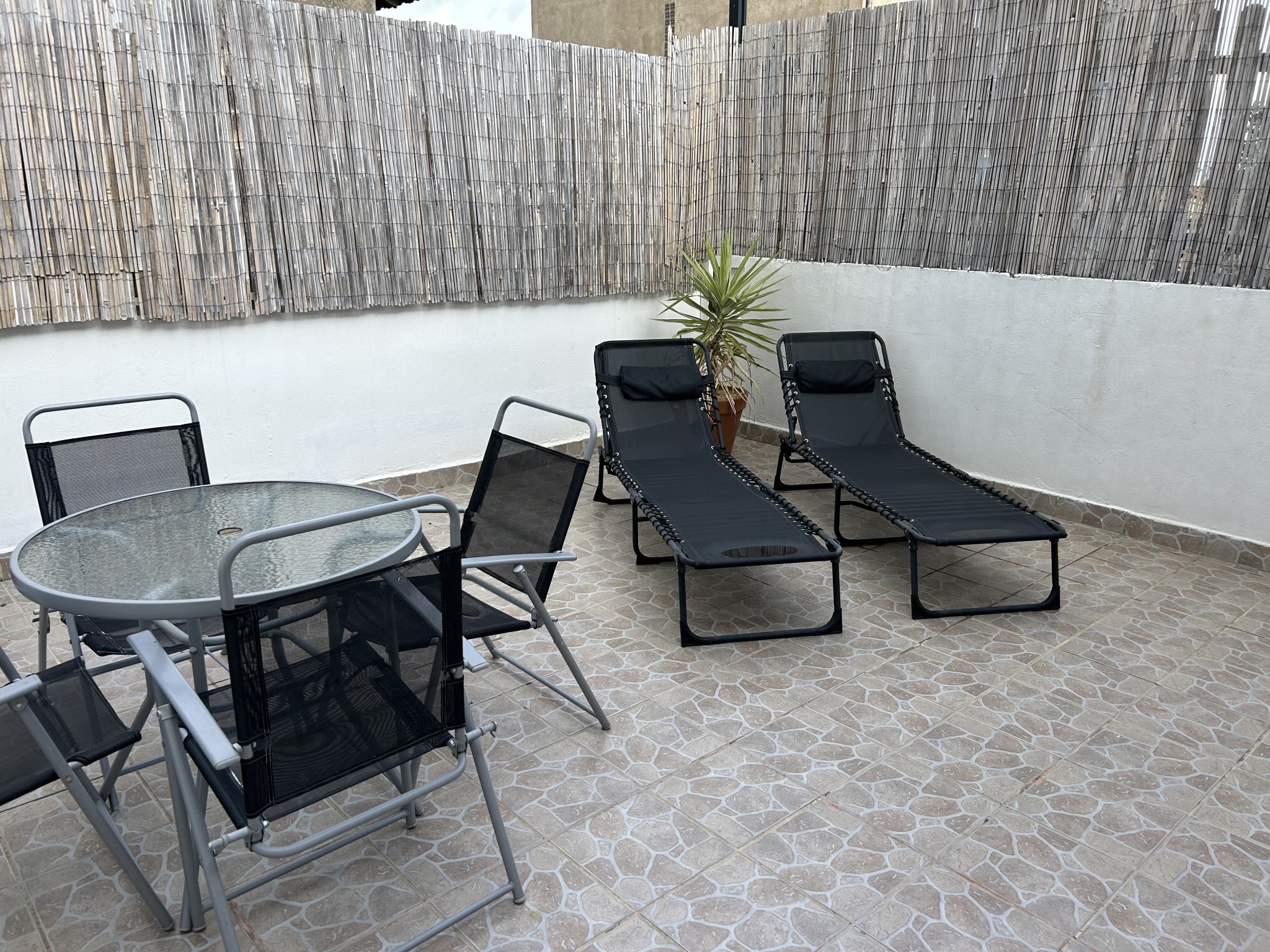 CARCASSONNE - T3 ENTIEREMENT MEUBLE ET EQUIPE - GRANDE TERRASSE — photo 11