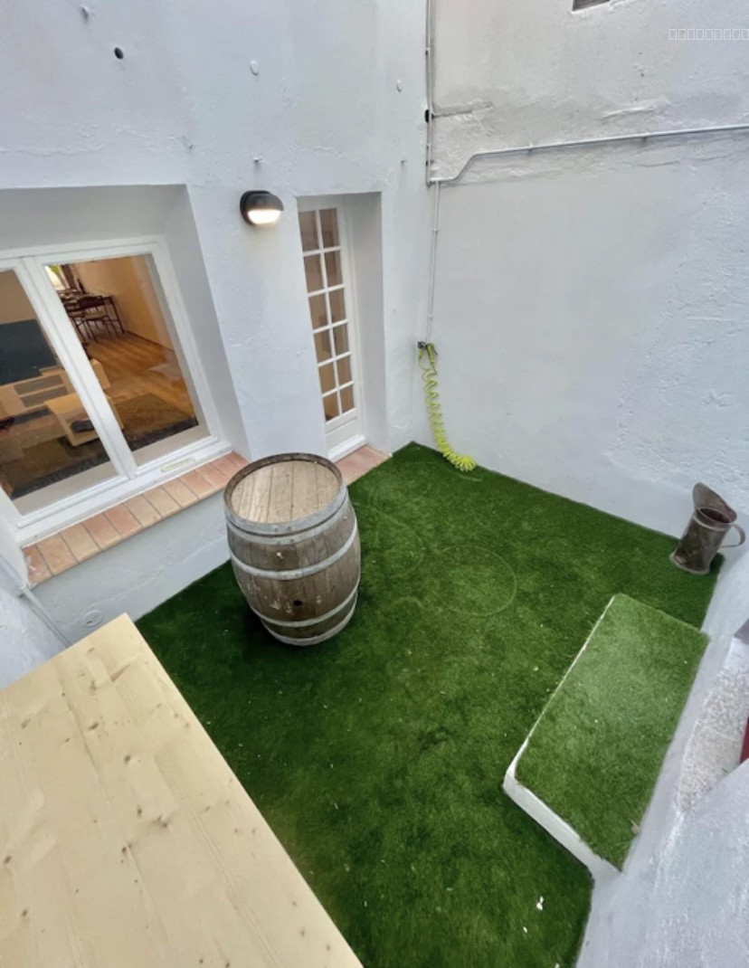 Au pied de la Cité maison avec patio, dépendance et jardin — photo 5