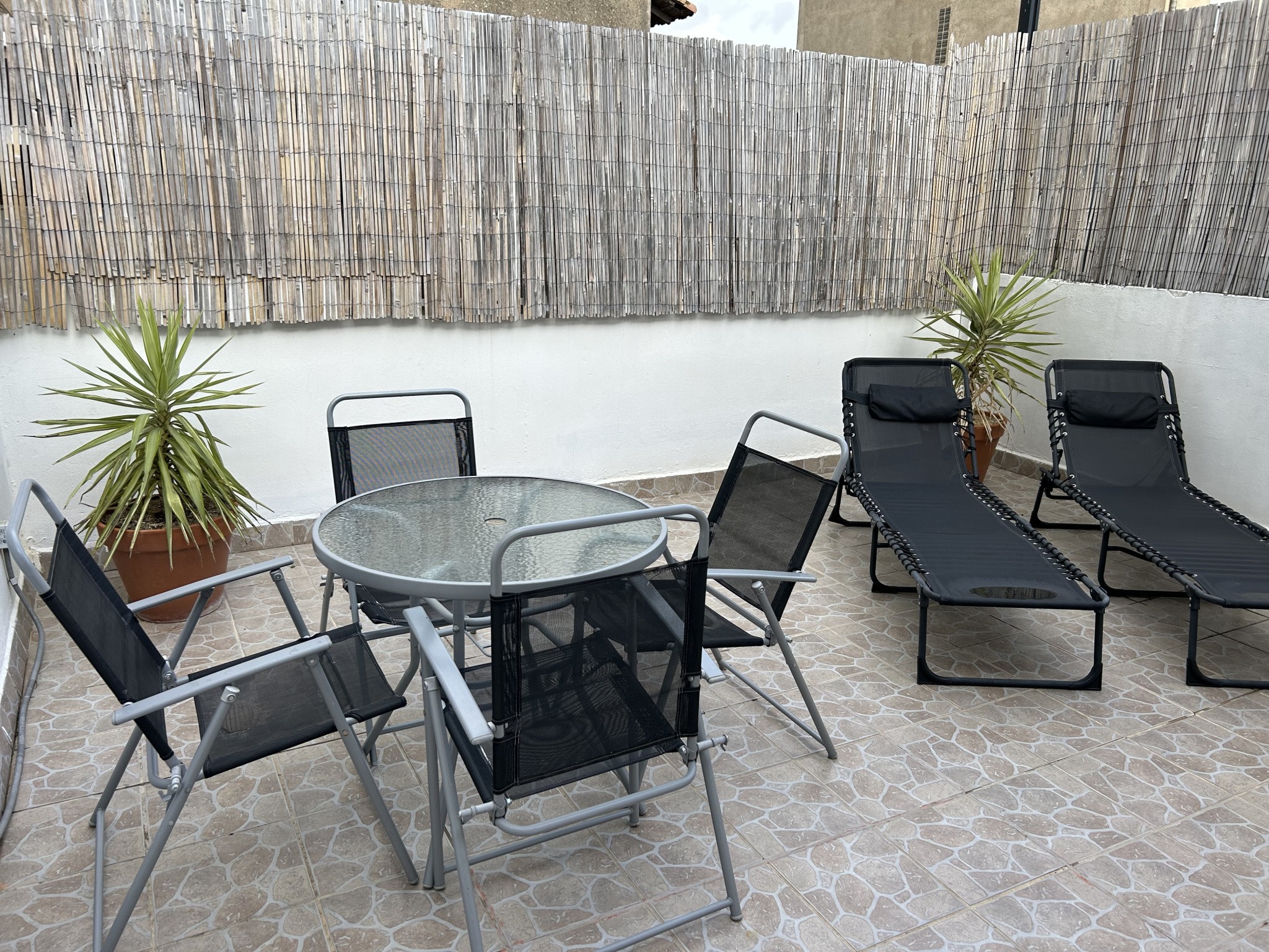 CARCASSONNE - T3 ENTIEREMENT MEUBLE ET EQUIPE - GRANDE TERRASSE — photo 10