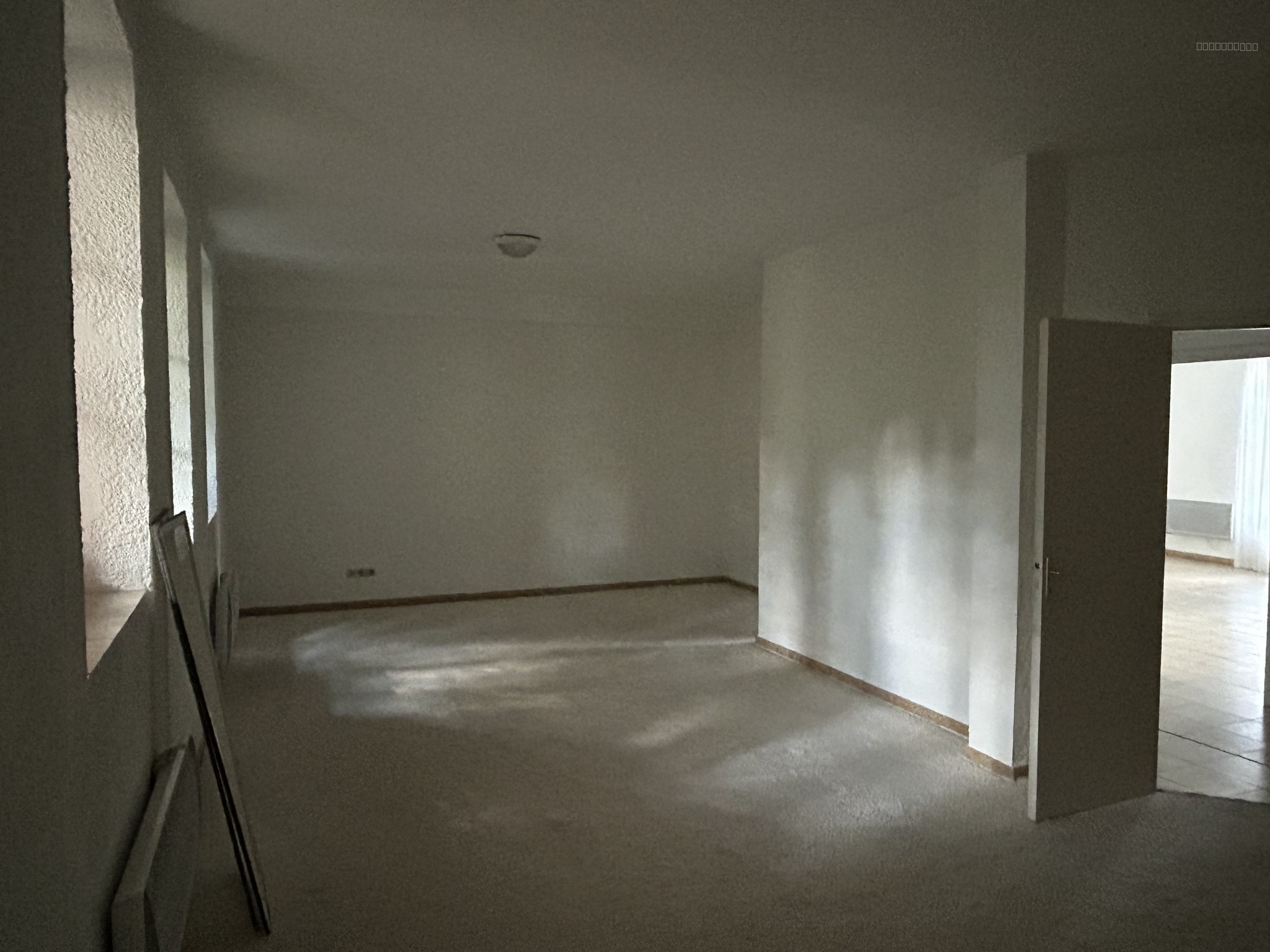 LOCAL PROFESSIONNEL - 84 M2 - ROUTE DE NARBONE — photo 3