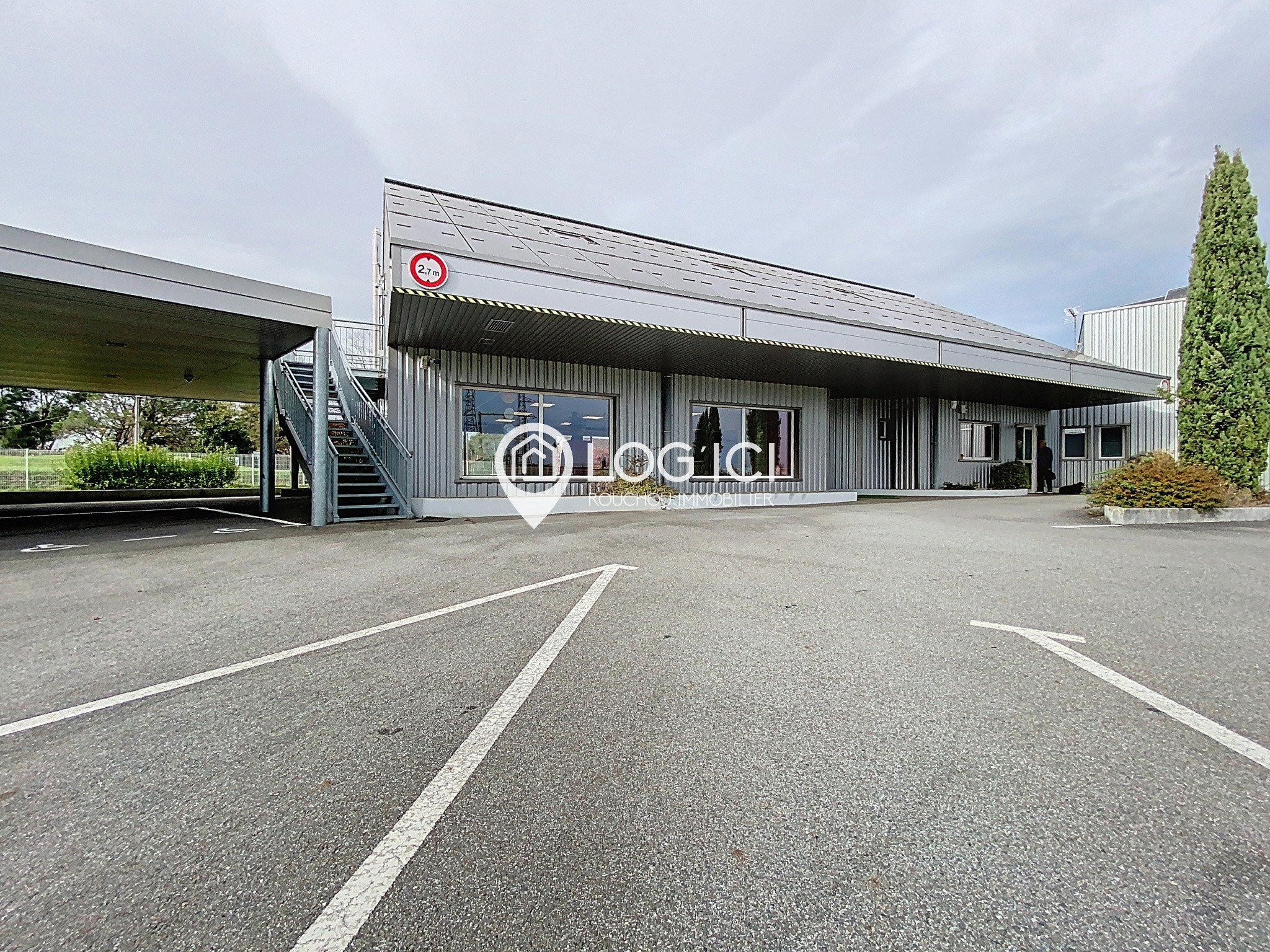 Local commercial / bureau — photo 19