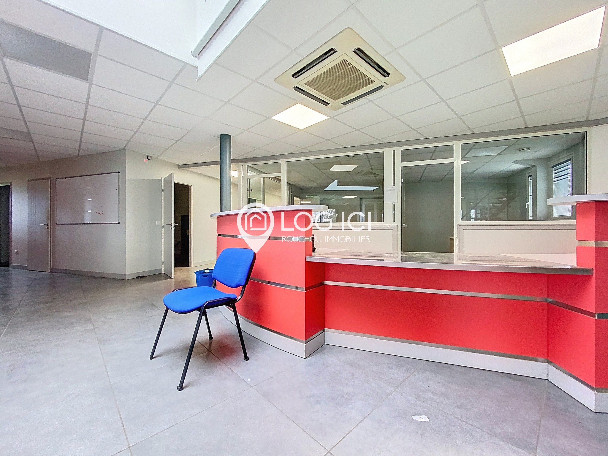 Local commercial / bureau — photo 9